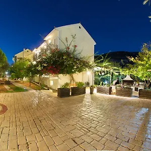 Iris Apartment Minia