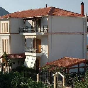 makis-studios-apartments-poros.kefaloniahotels.net/
